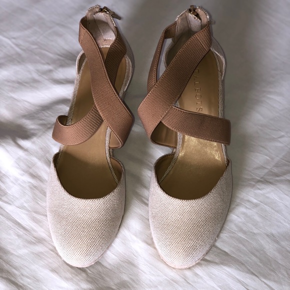 Talbots Two Tone Wedges - Picture 3 of 10